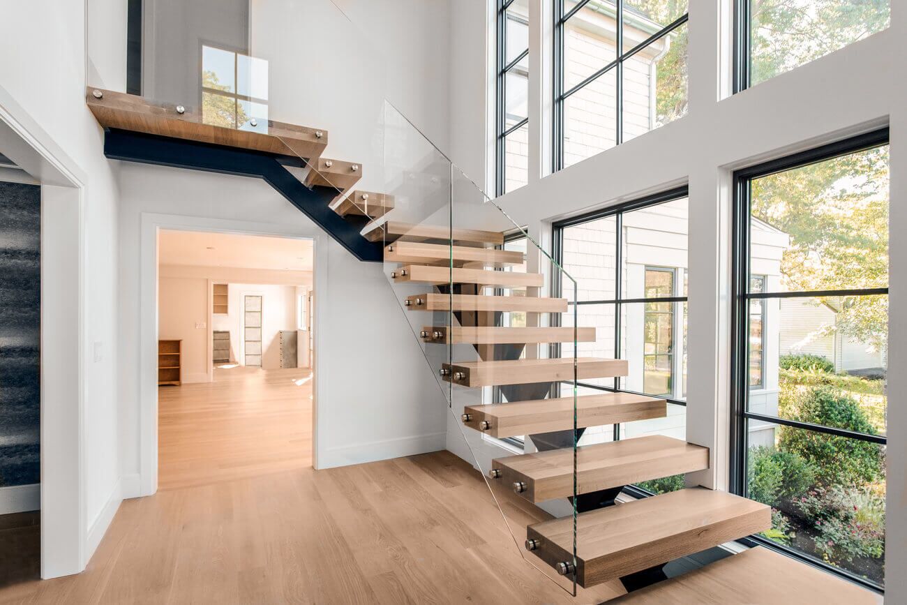 Types of stairs - Advantages & Disadvantages.